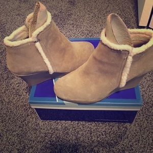 NEW WITH BOX! White mountain wedges sz 7.5
